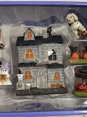 Haunted Grey & Black Halloween Haunted House Village Set New